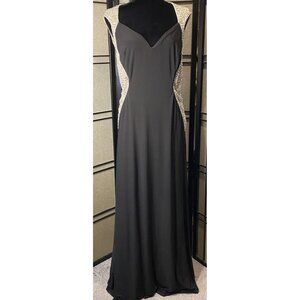 Cachet Beaded Long Black And Gold Sequined Dress Size 8 Net Sides Sillouhette